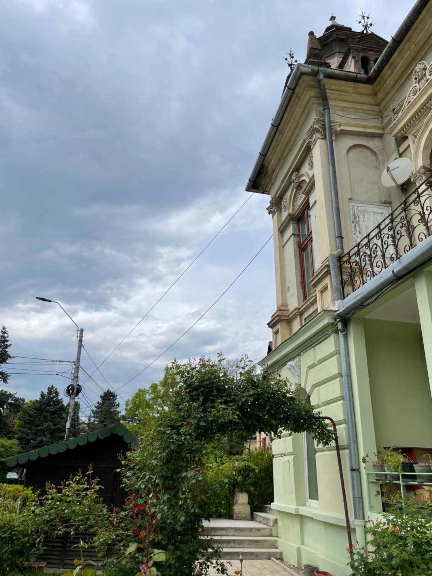 Small Apartment - Historic House Cluj Napoca Bagian luar foto